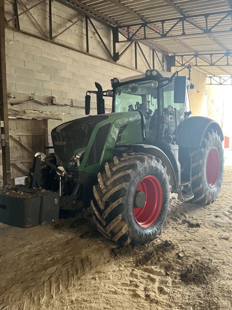Fendt 826 Vario Profi Plus Tractor