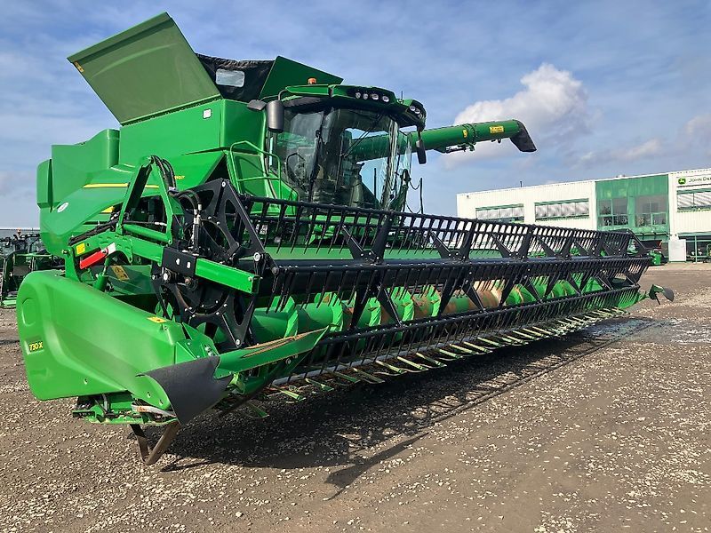 John Deere S 780 Combine harvester €349,000