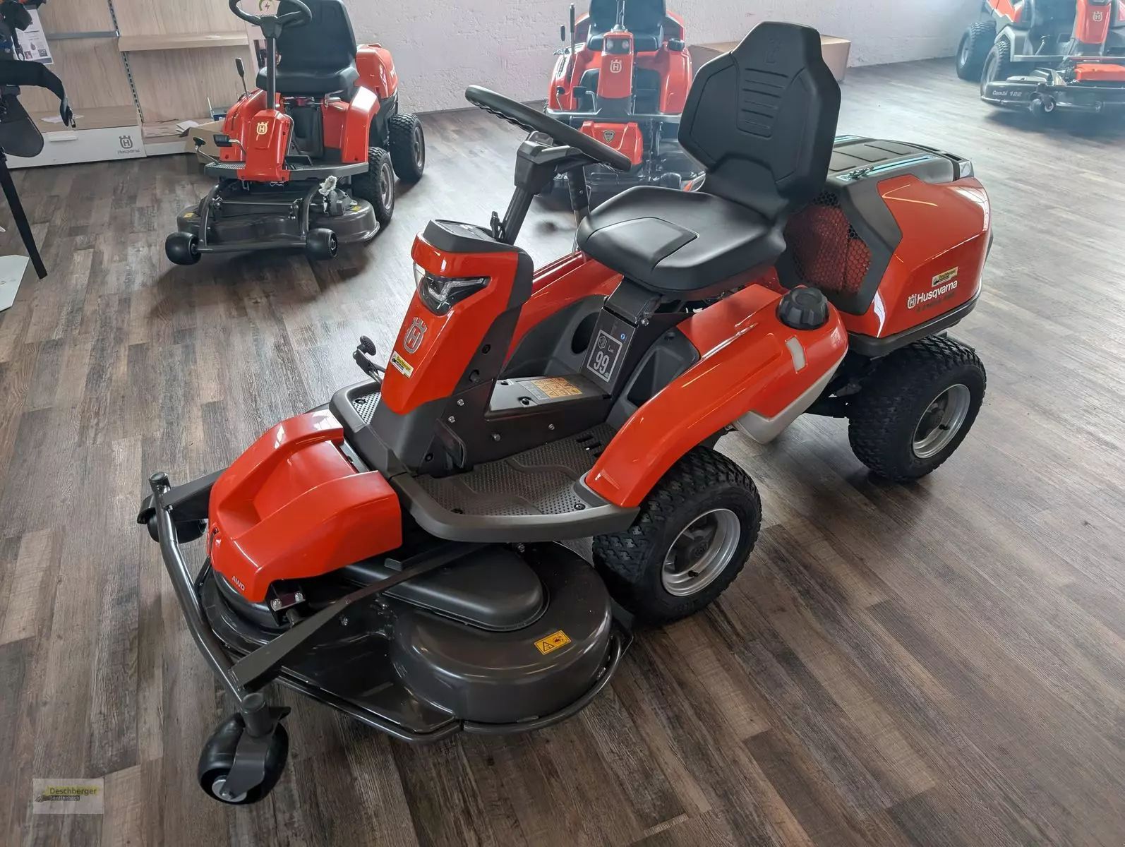 E-FARM: Husqvarna rider r 316tsx awd - Lawn mower - id YJHRBR6 - €7,333 - Year of construction: 2025 - Austria