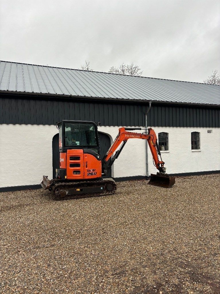 E-FARM: Hitachi ZX26U-5 - Mini excavator - id NVNFPGZ - €19,398