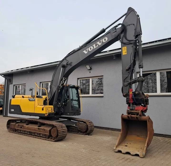 VOLVO ec 220 dl Гусеничный экскаватор 55 895 €