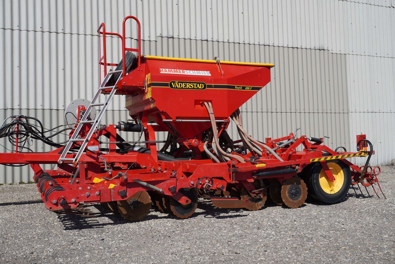 E-FARM: väderstad rapid 400 f - Vetőgép - id GSDJIJZ - 25 221 EUR - Gyártási év: 1998 - Üzemóra (motor): 4061,Ausztria