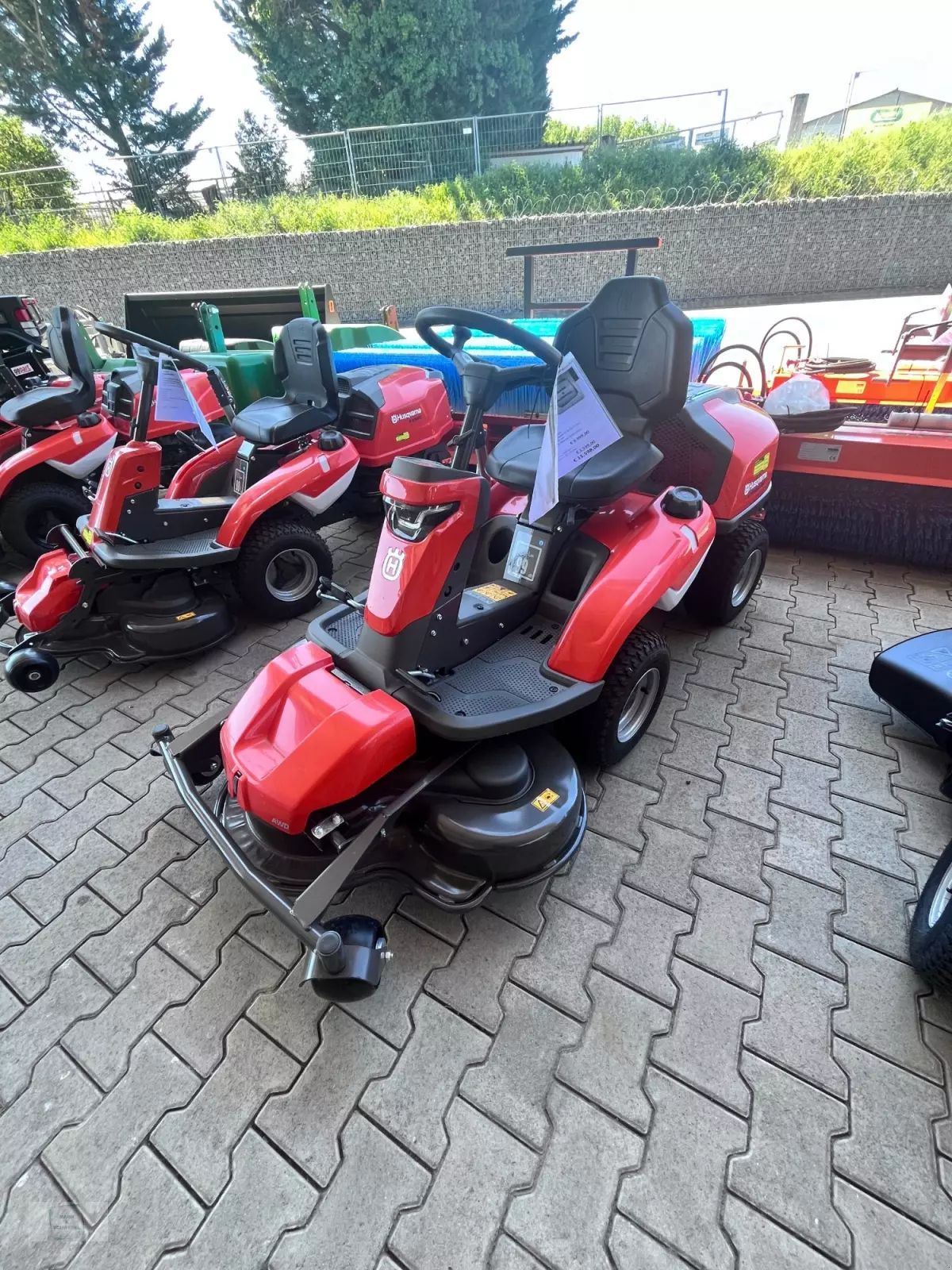 Husqvarna rider r 316 txs awd + combi 103 Lawn mower €8,311