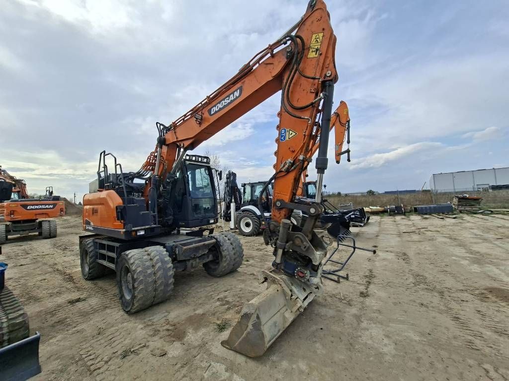 Doosan dx 165 w-5 Wheeled excavator €82,309
