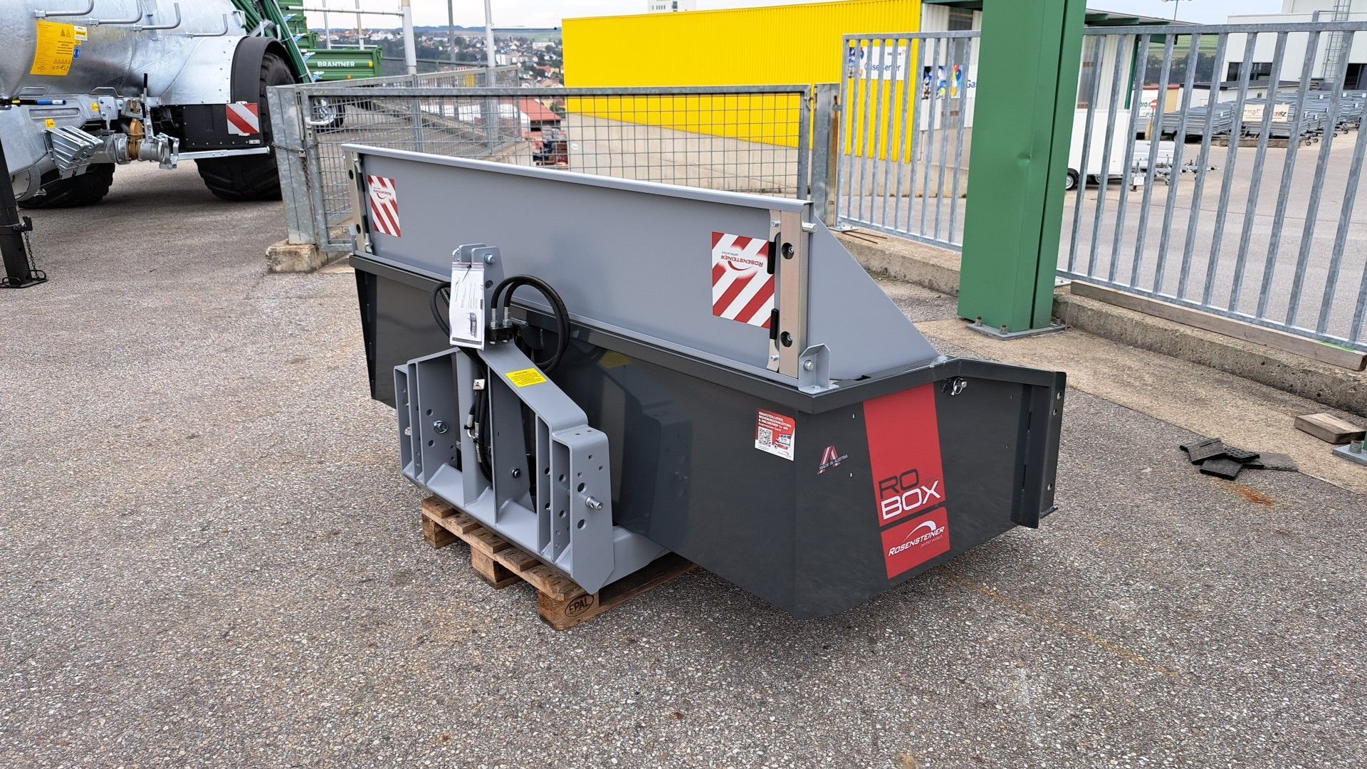 E-FARM: ROSENSTEINER RoBoX [12] 220 - Anbaugerät - id T1SISVT - 3.325 € - Baujahr: 2023 - Österreich