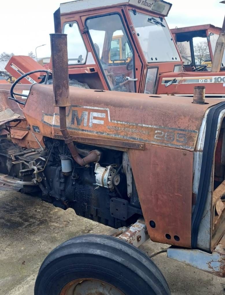 Massey Ferguson 265 Tractor