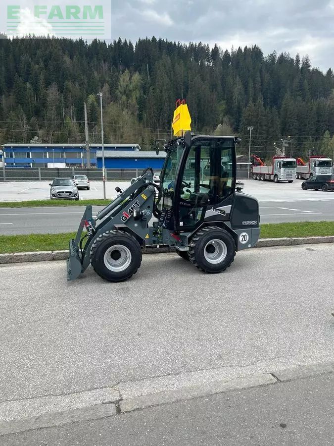 Giant g 2500 hd Tele wheel loader €45,000