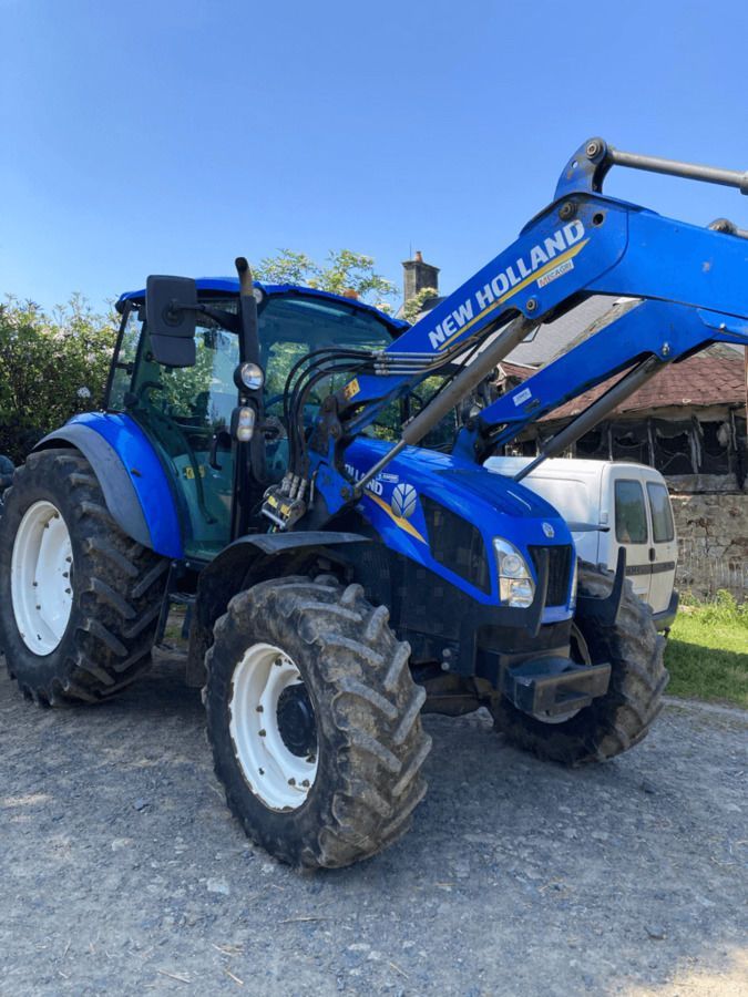 E-FARM: New Holland T5.115 - Tractor - id GXEJW3H - Year of construction: 2019 - Engine hours: 5,200,Engine power (HP): 114,France