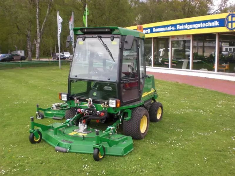 E-FARM: John Deere 1515 - Equipamiento municipal - id FNRFD4X - 44.840 € - Alemania