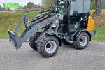 Giant g2300 hd compactloader €39,900