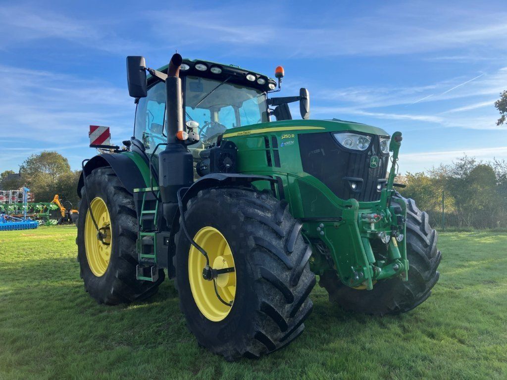 John Deere 6250 R Tracteur 120 000 €