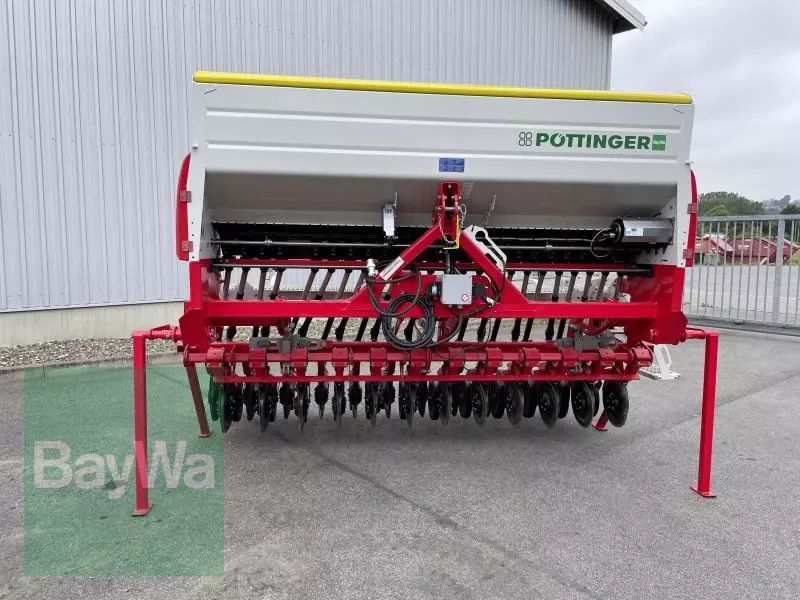 E-FARM: Pöttinger vitasem m 3000 dd 24r - Vetőgép - id SU6CBVX - 22 521 EUR - Gyártási év: 2023 - Üzemóra (motor): 22,Németország