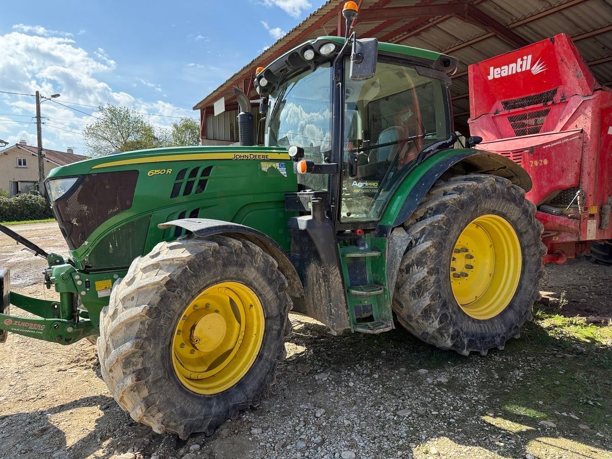 E-FARM: John Deere 6150 R - Tractor - id MMRGGYV - €49,000 - Year of construction: 2014 - Engine hours: 8,200,Engine power (HP): 150,France