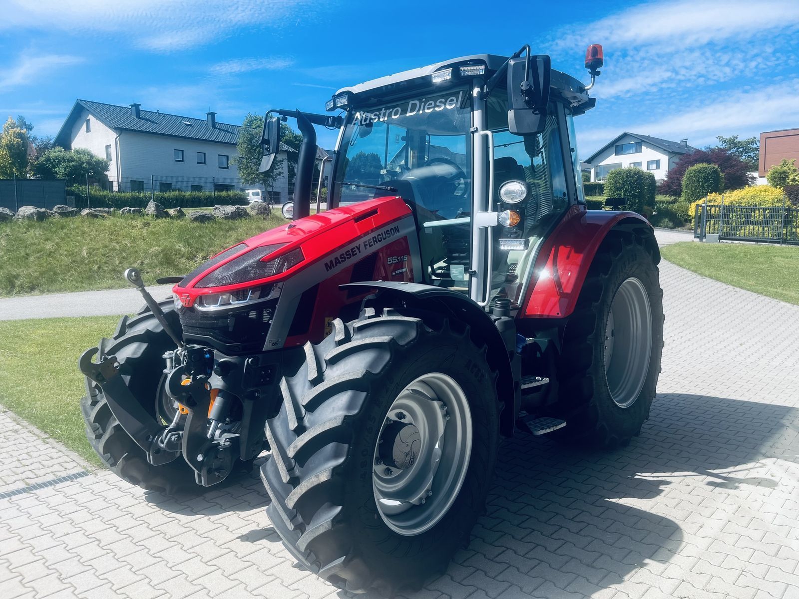 Massey Ferguson 5S.115 Tractor €95,000