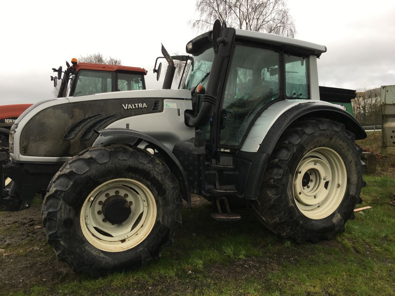 Valtra T162e Traktori 46 000 €