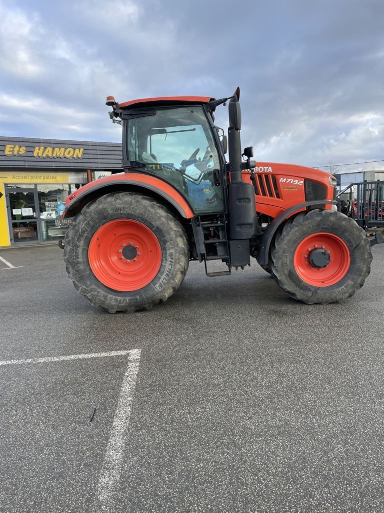 Kubota M7132 Трактор 42 500 €
