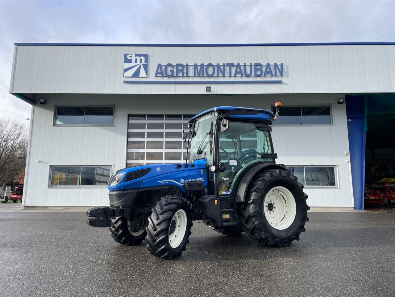 New Holland T4.100 F Tractor €59,500