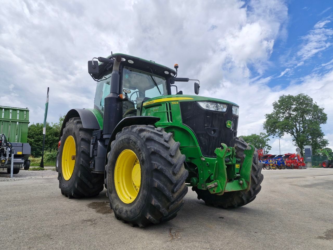 E-FARM: John Deere 7310 R - Tractor - id SHETXJH - €85,000 - Year of construction: 2015 - Engine hours: 7,450,Engine power (HP): 310,France