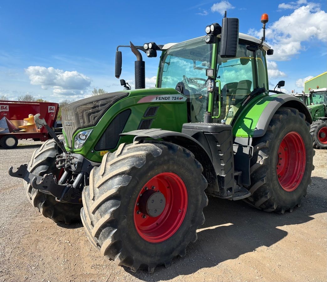 Fendt 724 Vario Tractor €117,000