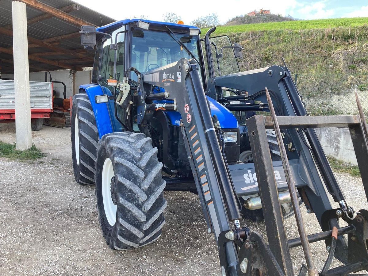 New Holland TL 100 Traktor 35 500 EUR