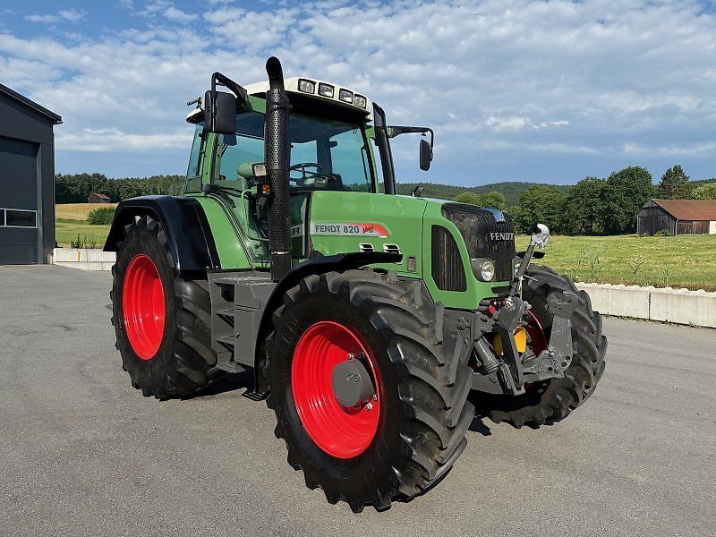 E-FARM: Fendt 820 Vario - Tracteur - id UIR8N5B - 66 807 € - Année: 2009 - Lecture du nombre d'heure: 10 960,Puissance du moteur (chevaux): 207,Allemagne