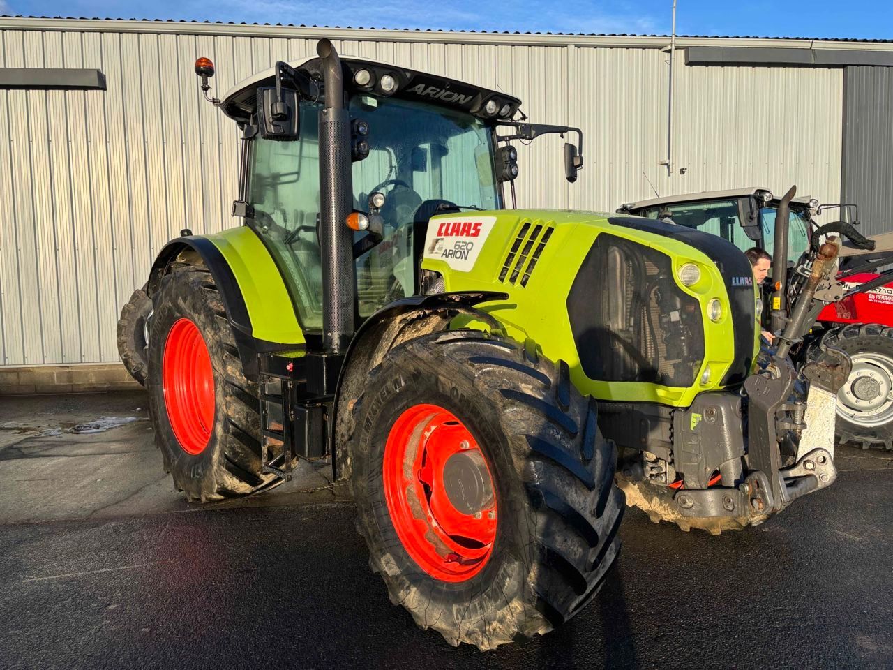 Claas Arion 620 Tractor €56,000