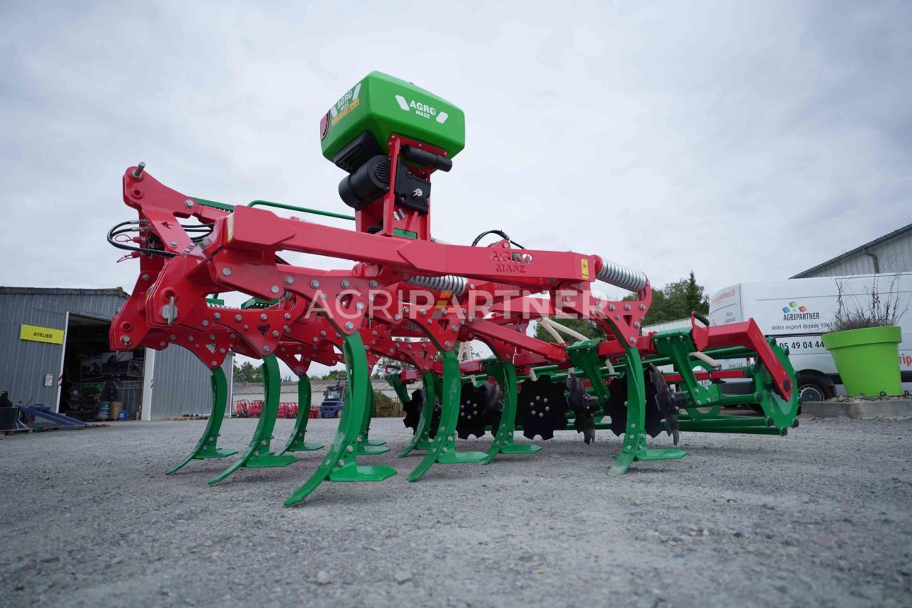 AGRO-MASZ déchaumeur à dents runner, 3.50m, 3 rangées de dents, sécurité à double ressort non-stop, rouleau tubes Cultivator €13,500