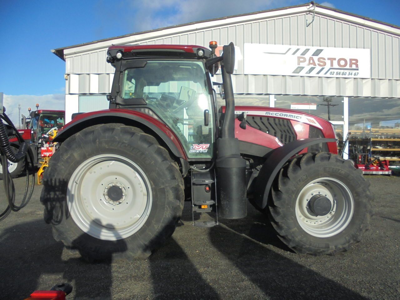 E-FARM: mc cormick x7-624vt - Tractor - id FGH2TG3 - €119,000 - Year of construction: 2020 - Engine hours: 1,380,Engine power (HP): 240,France