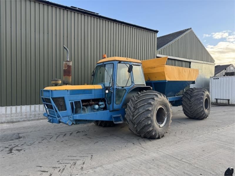 Ford 8210 self propelled gravel cart Trattore 17.339 €