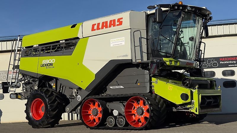 Claas Lexion 6900 TerraTrac Combine harvester €199,999