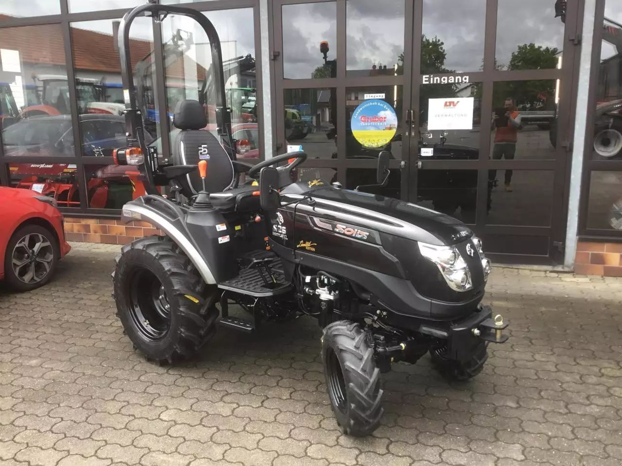 E-FARM: Solis 26 9+9 panther - Tractor - id 1IRF6LC - Año: 2024 - Potencia del motor: 24,Alemania
