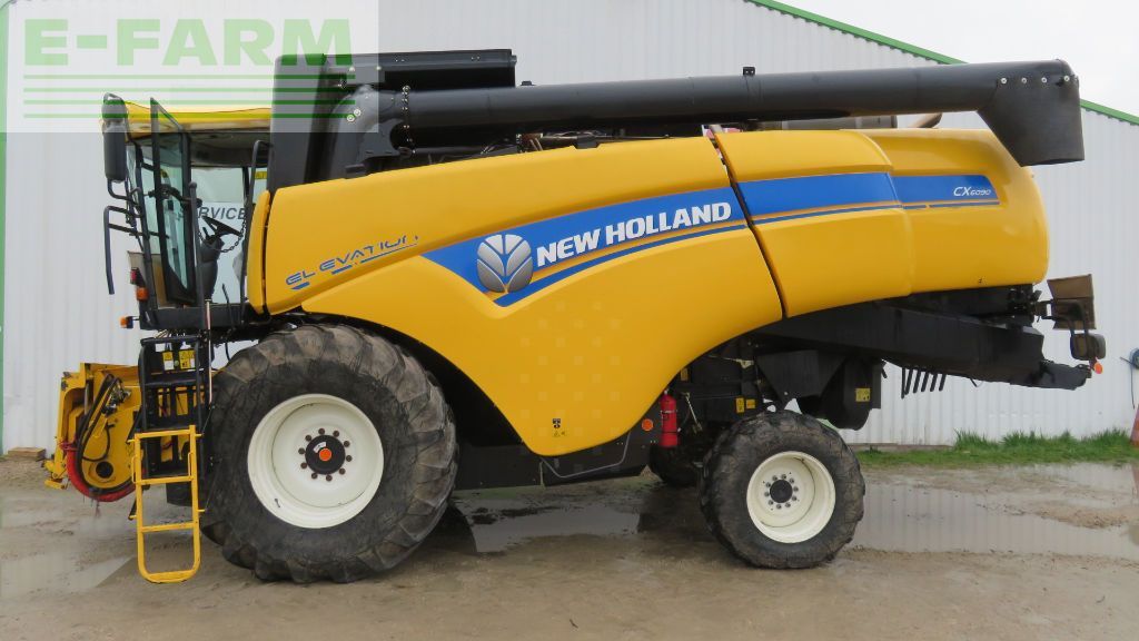 New Holland CX 6090 Laterale Kombajn zbożowy 128 000 €