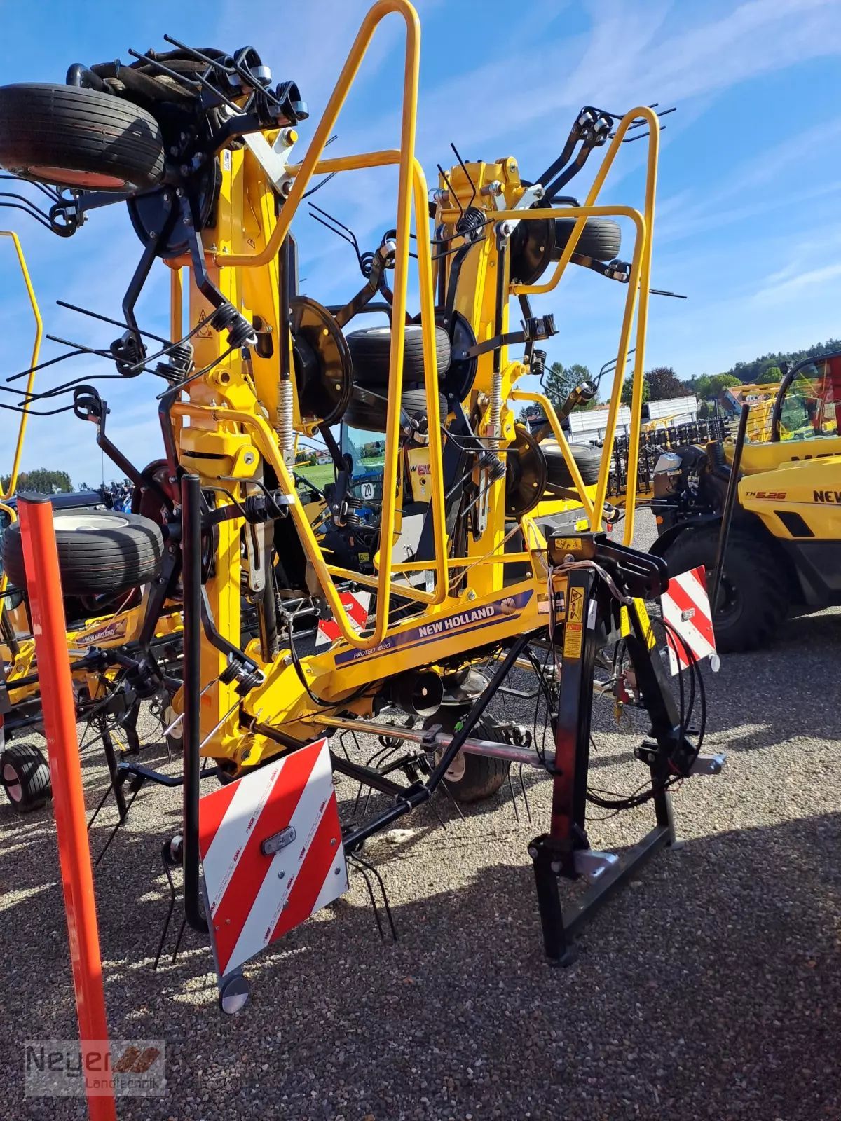 E-FARM: New Holland ProTed 880 - Faneuse - id G9IR2ZJ - 16 927 € - Année: 2023 - Allemagne