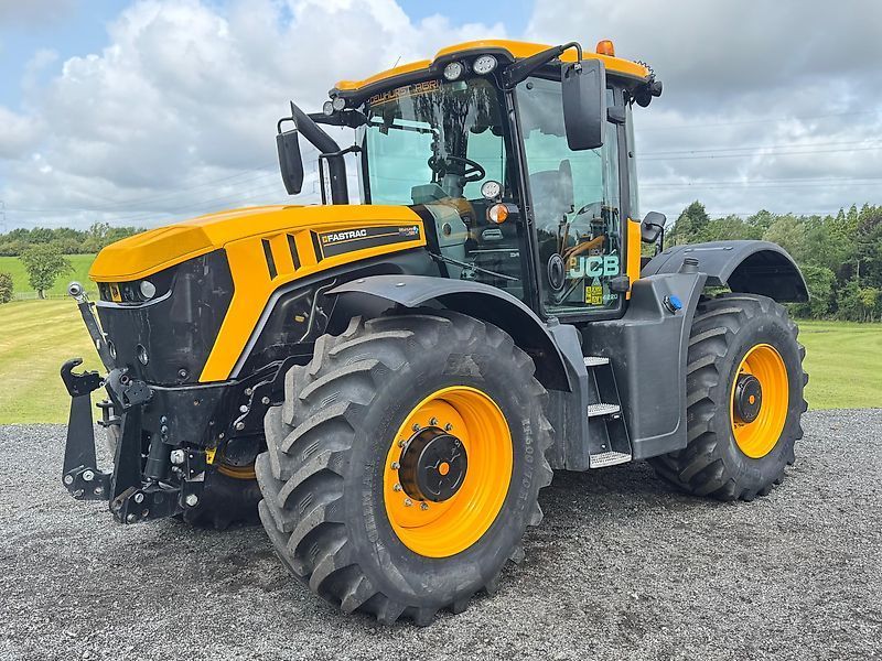 JCB Fastrac 4220 Traktori 112 898 €