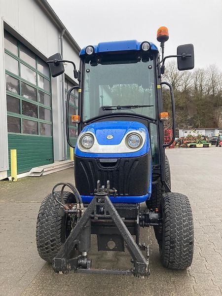 New Holland Boomer 25 Traktor