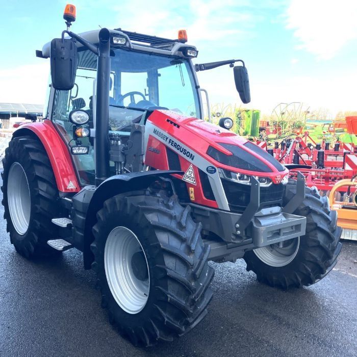 E-FARM: Massey Ferguson 5S.105 - Traktor - id BED4HPB - 84.293 € - Baujahr: 2024 - Abgelesene Motorstunden: 320,Motorleistung (PS): 105,Vereinigtes Königreich