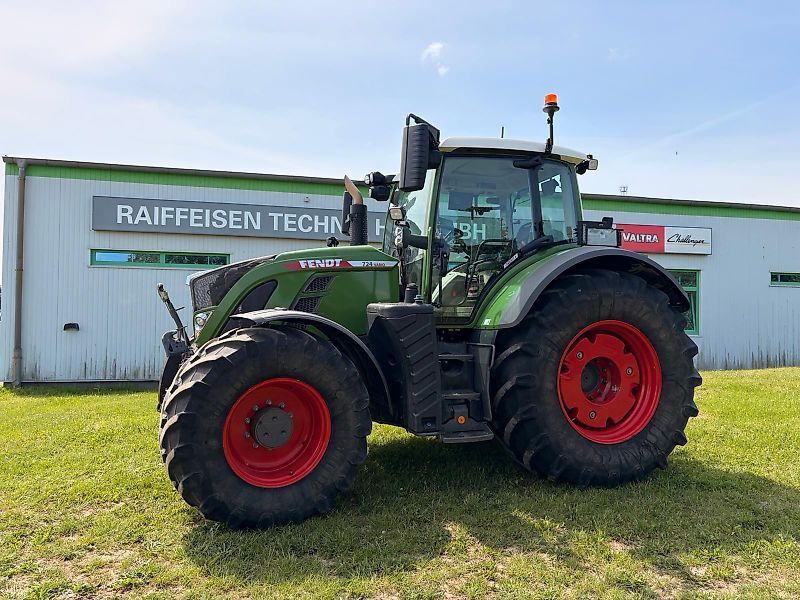Fendt 724 Vario Tractor 147.500 €