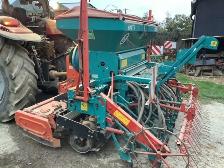 E-FARM: sulky combine sulky - Drill - id A34NJY6 - €7,900 - Year of construction: 1996 - France