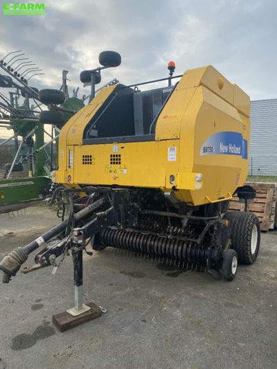 E-FARM: New Holland BR750 - Baler - id GHCPEMM - €9,000 - Year of construction: 2007 - Total number of bales produced: 8,500,France