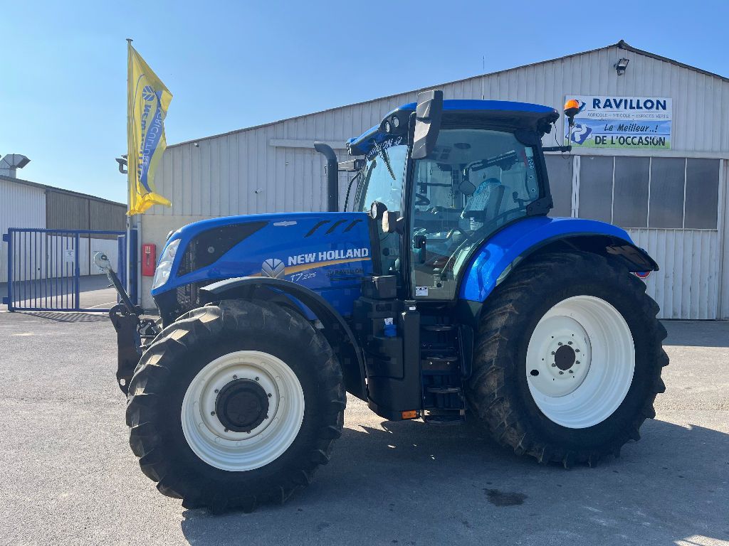 New Holland T7.225 Traktor