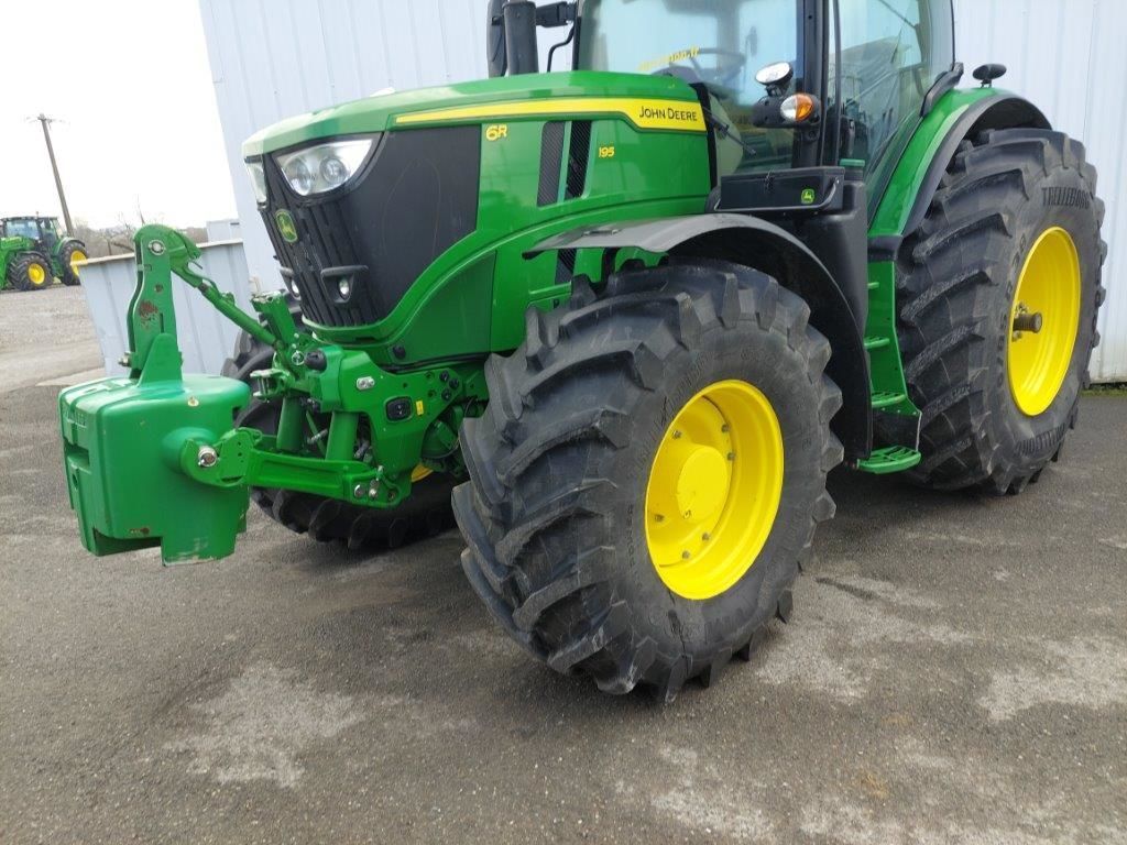 E-FARM: John Deere 6R 195 - Traktor - id BIN4PJQ - 165.000 € - Baujahr: 2023 - Abgelesene Motorstunden: 667,Motorleistung (PS): 195,Frankreich