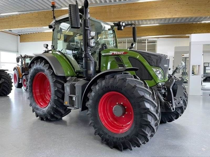 E-FARM: Fendt 516 Vario ProfiPlus - Tractor - id 1HR4WSE - 138.655 EUR - Anul: 2022 - Citeste ore: 1.340,Muterea motorului: 163,Germania