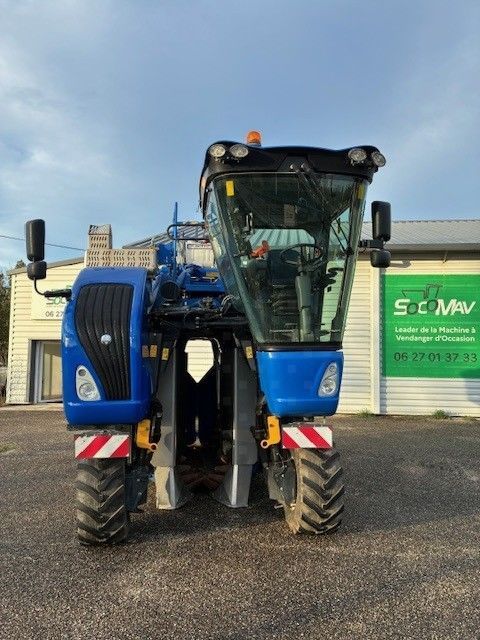 New Holland 8030 Grape harvester