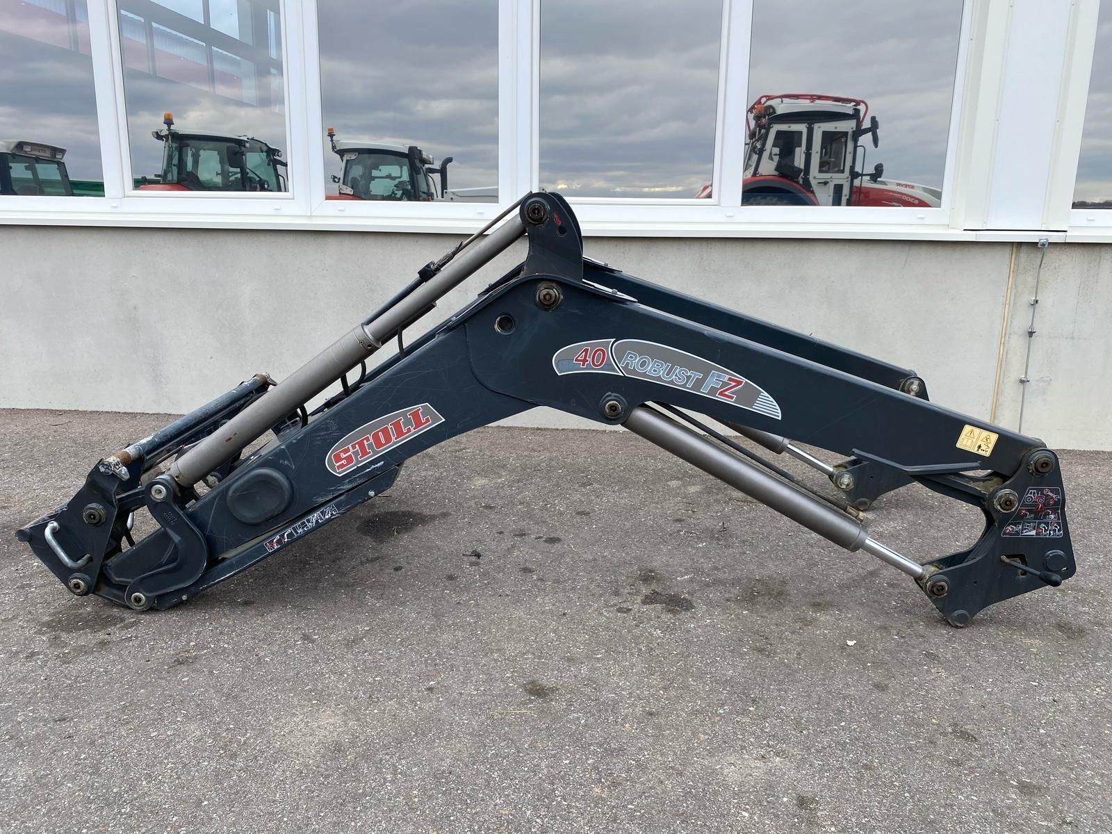 E-FARM: STOLL robust fz 40 - Attachment - id DCXXH6G - €3,800 - Year of construction: 2010 - Austria