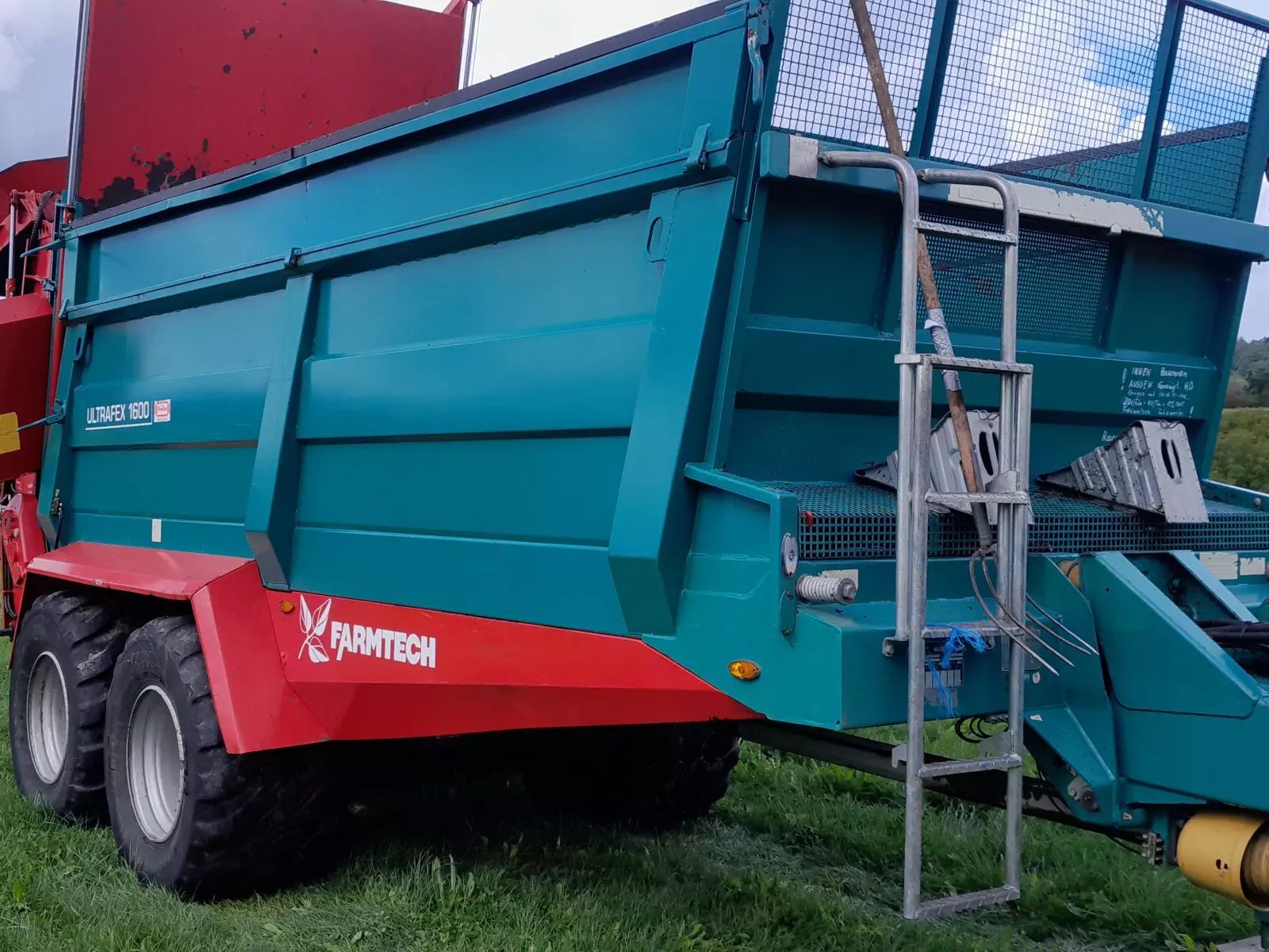 Farmtech ultrafex 1600 Trosilnik gnoja in komposta 25.000 €