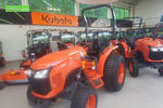 Kubota L1-382 tractor €20,900