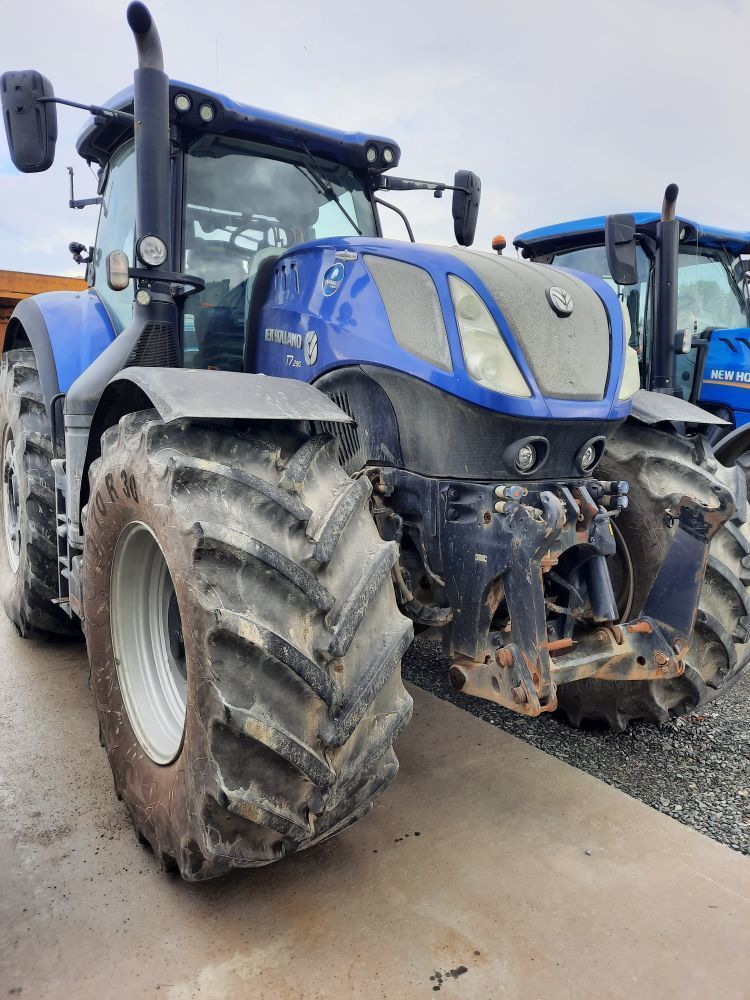 E-FARM: New Holland T7.290 - Tractor - id 3LFMHEB - €89,000 - Year of construction: 2017 - Engine hours: 5,500,Engine power (HP): 270,France