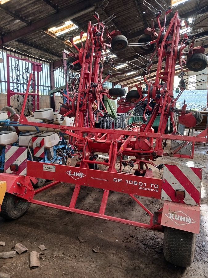 Kuhn GF 10601 TO Høvender 8.000 €