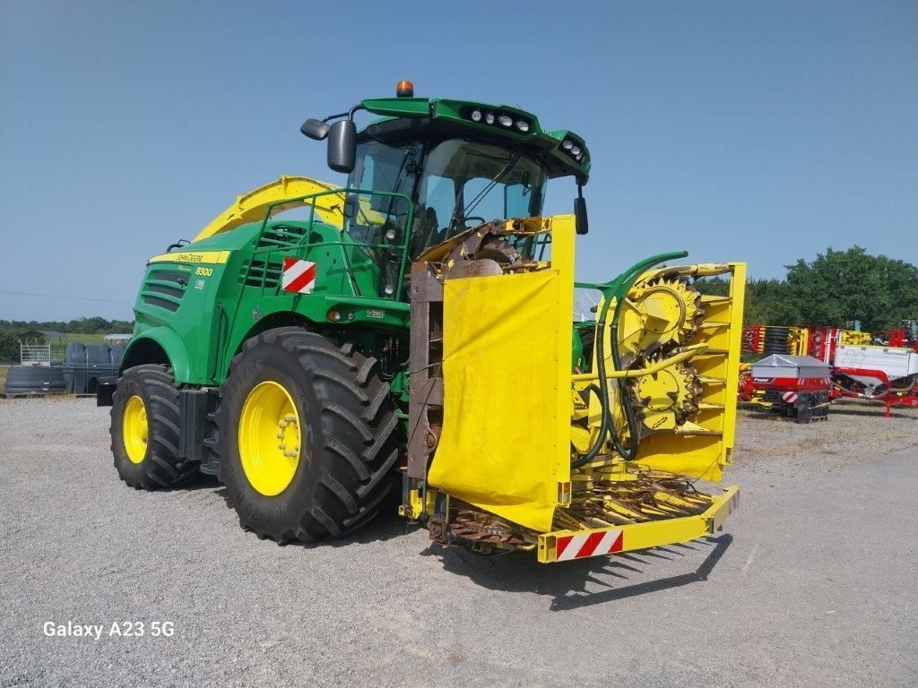 John Deere 8300 Self propelled forage harvester €175,000