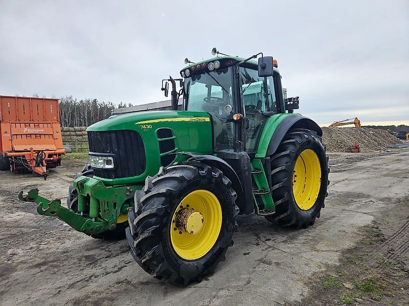 John Deere 7430 Premium Traktor 44.470 €